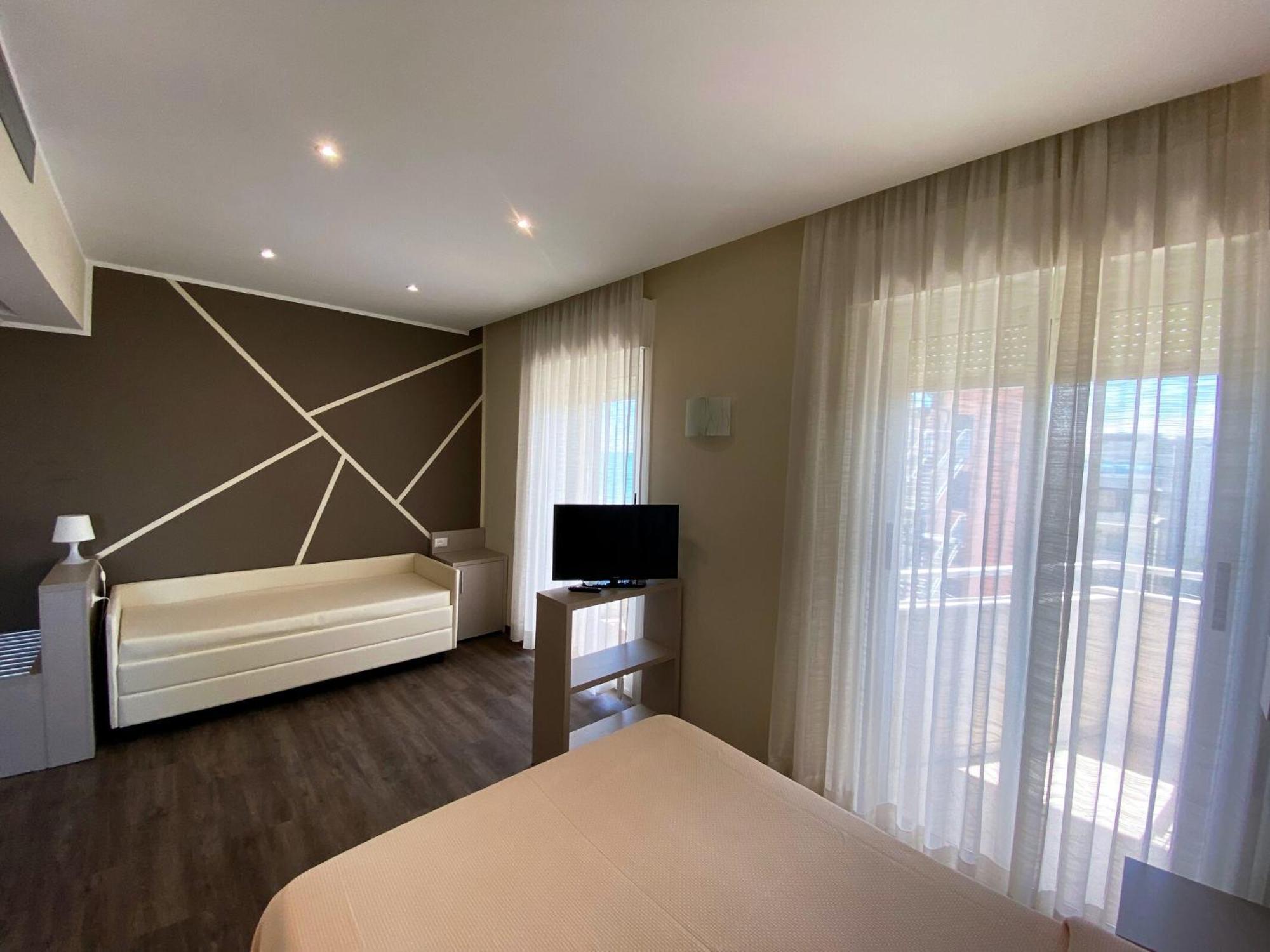 Hotel Benini Milano Marittima Esterno foto