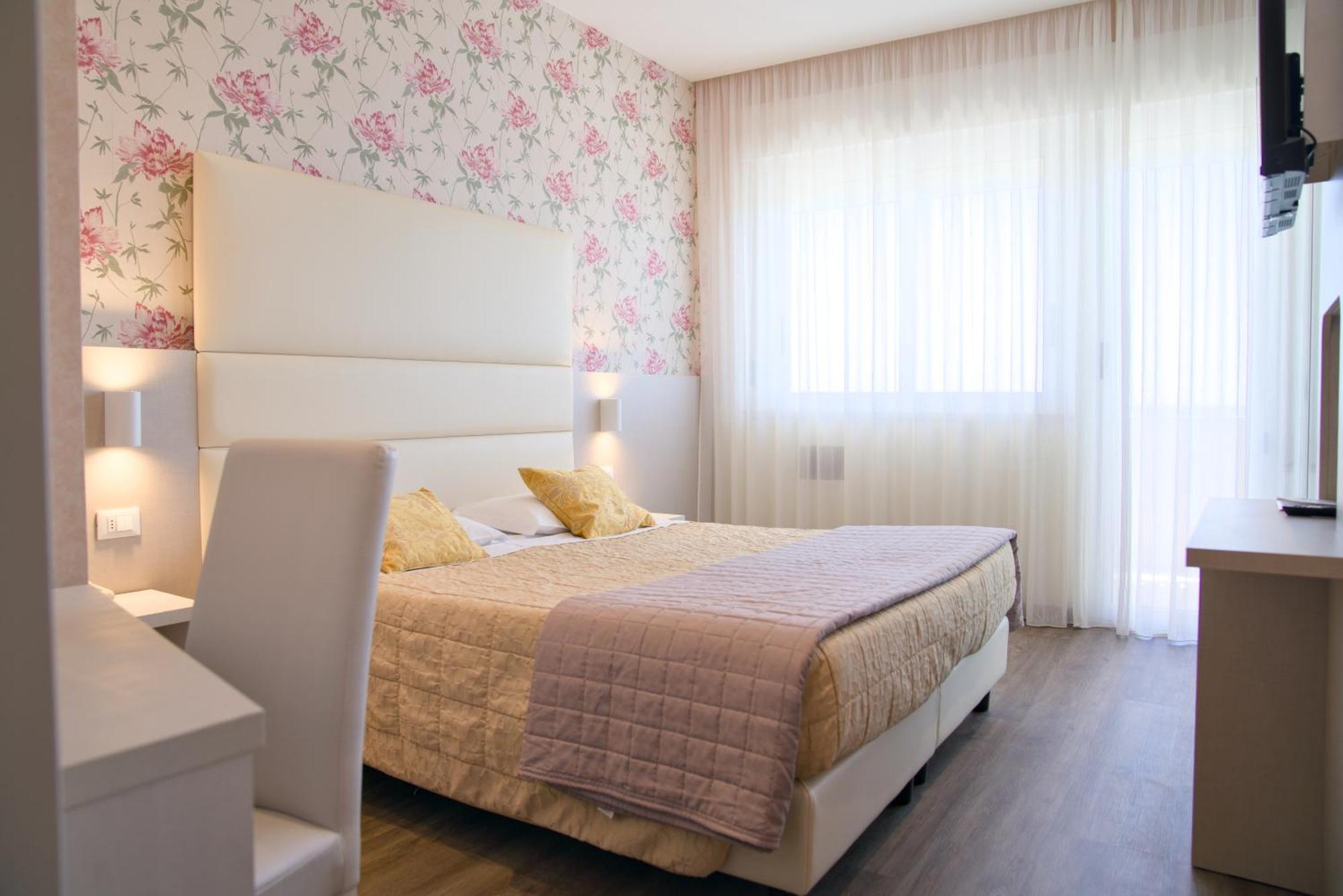 Hotel Benini Milano Marittima Esterno foto