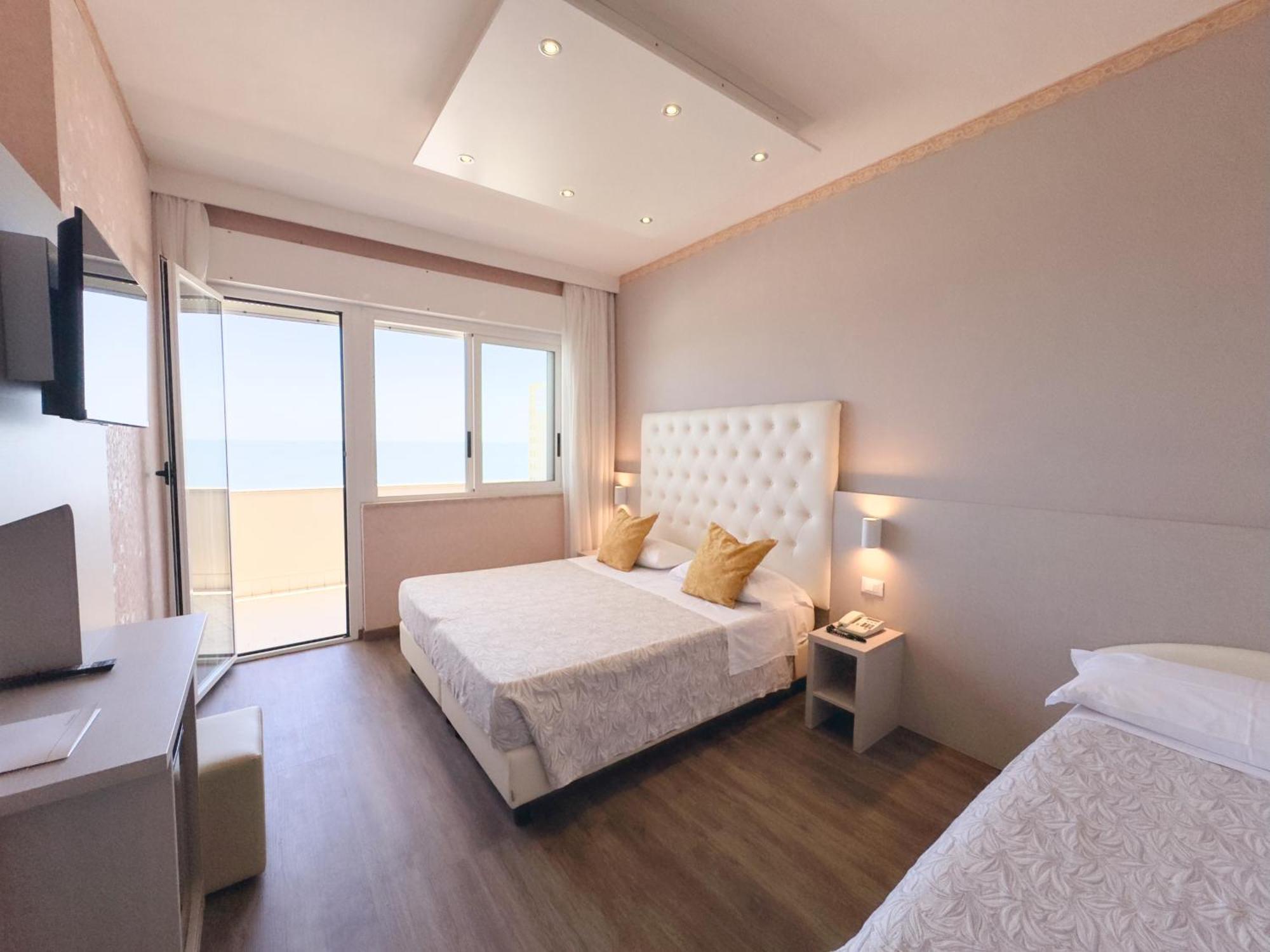 Hotel Benini Milano Marittima Esterno foto