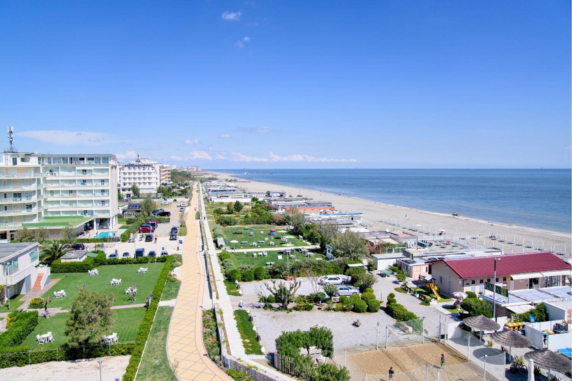 Hotel Benini Milano Marittima Esterno foto