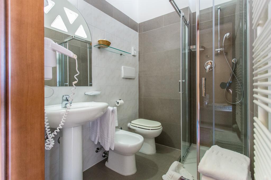 Hotel Benini Milano Marittima Esterno foto