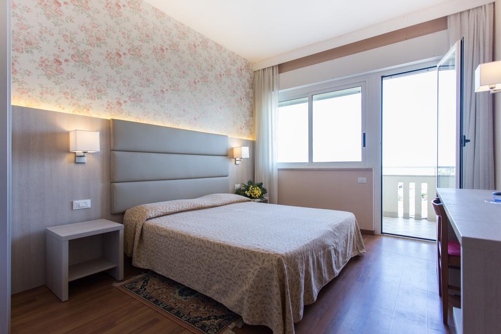 Hotel Benini Milano Marittima Esterno foto