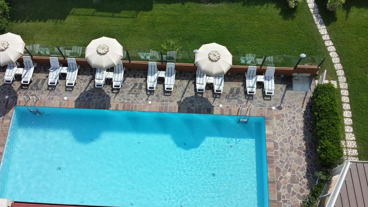 Hotel Benini Milano Marittima Esterno foto