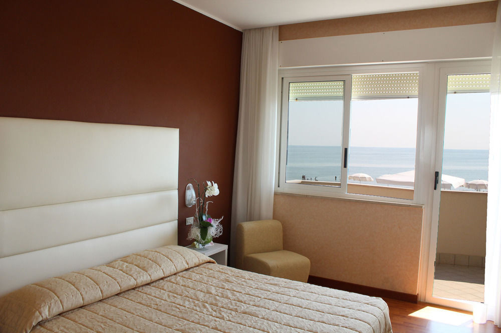 Hotel Benini Milano Marittima Esterno foto