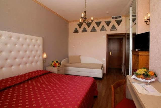 Hotel Benini Milano Marittima Esterno foto